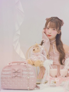 オフショルドーリーワンピース