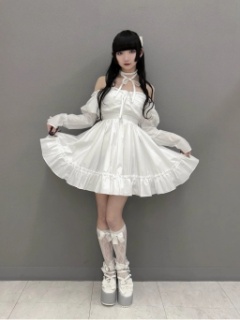 オフショルドーリーワンピース