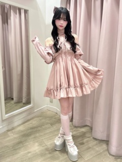 オフショルドーリーワンピース