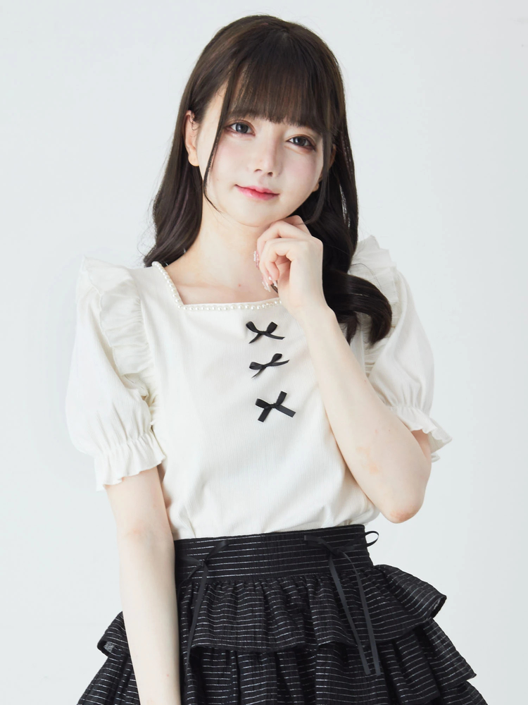 3つリボンスクエアテレコTOPS - Ank Rouge(アンクルージュ)のTシャツ