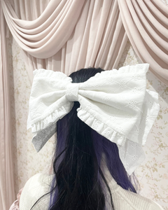 大きなレースリボンのヘッドドレス