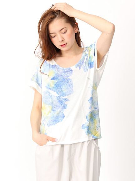 フラワープリントTシャツ