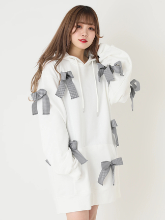 リボンがいっぱいパーカー - Jamie エーエヌケー(ジェイミーエー