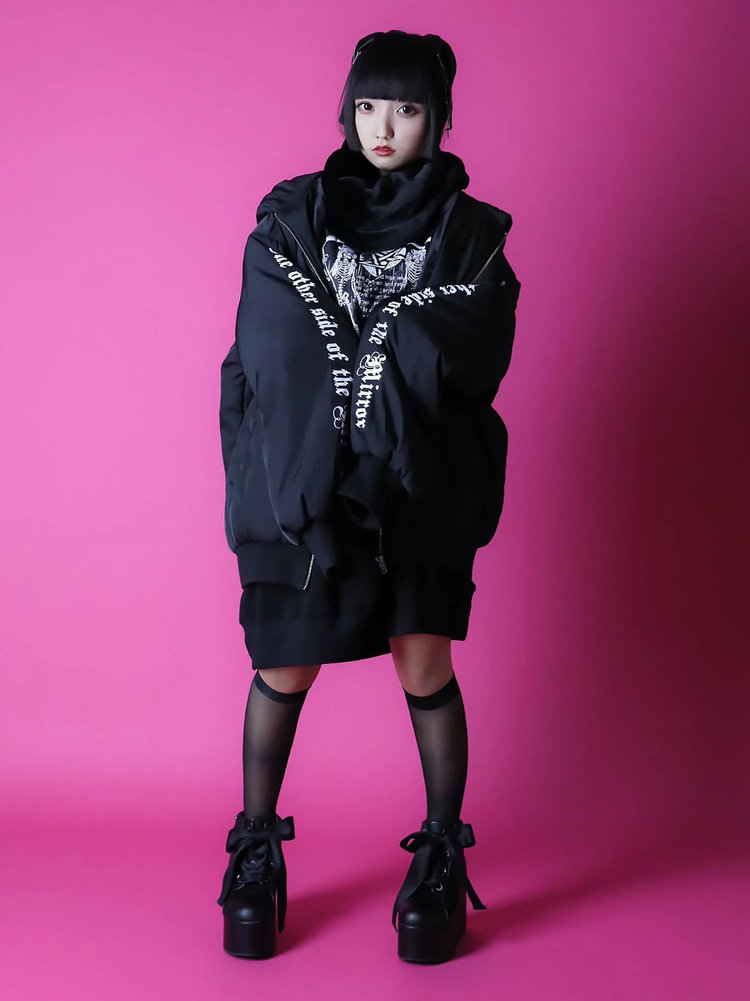 新品未使用未開封　ゲームウェア　ノースリーブ　リンダン　黒　限定 サイドベルトプリント中綿ブルゾン - Jamie エーエヌケー(ジェイミー