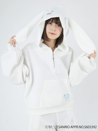 TRAVAS Sanrioコラボ シナモン フェイクファーパーカー TRAVAS TOKYO サンリオ シナモロール シナモン ファー パーカー