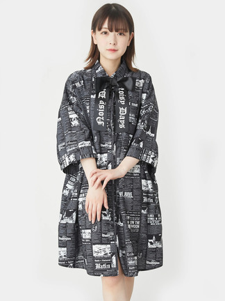 ayaページ　エイミーシャツ ニュースペーパー柄Bigシャツ - Jamie エーエヌケー(ジェイミーエー