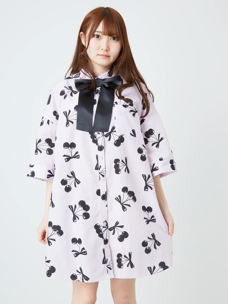 ブラックチェリープリントBigシャツ - Jamie エーエヌケー(ジェイミー