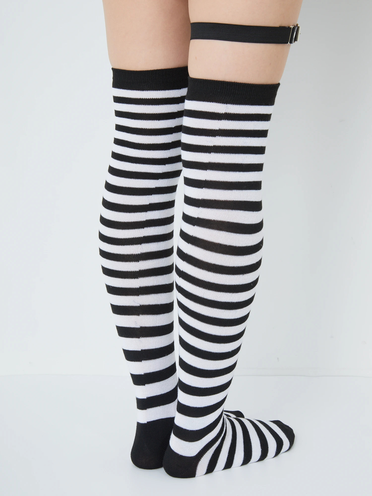 ガーター付きボーダーニーハイソックス - Jamie エーエヌケー