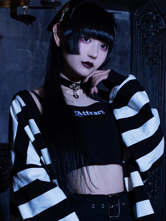 ゴシックロゴキャミ - Jamie エーエヌケー(ジェイミーエーエヌケー)の