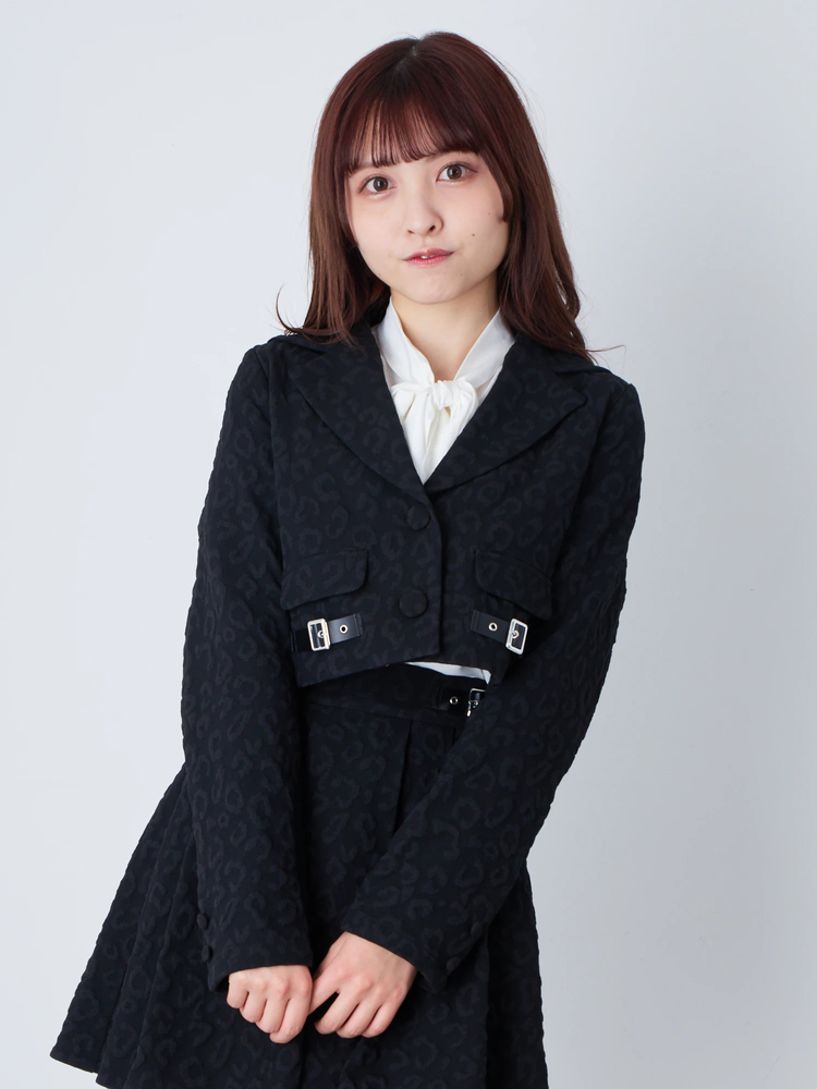 さくらAimeineバックスリットベルトジャケット ベルトショートジャケット - Jamie エーエヌケー(ジェイミーエー