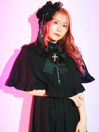 【試着のみ】 Jamieエーエヌケー　リボンが3つフリルケープ　ポンチョ　ファー リボンが3つフリルケープ - Jamie エーエヌケー(ジェイミーエー