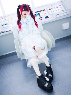 ぽんぽんクリアバックルシューズ
