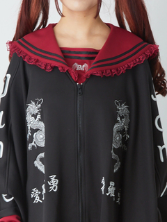 四角のセーラーパーカー