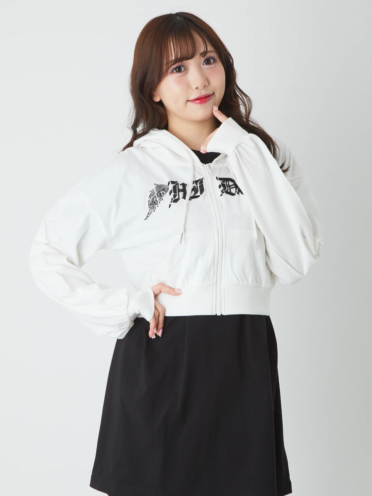 ゴシックロゴ刺しゅうパーカー - Jamie エーエヌケー(ジェイミーエー