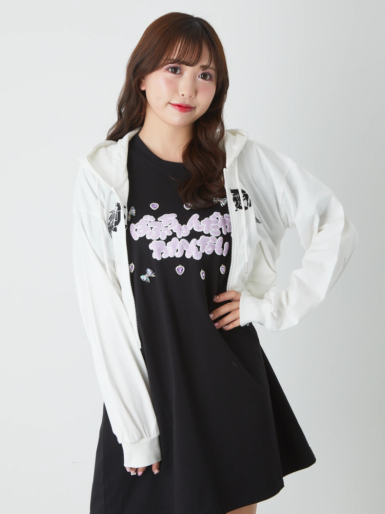 ゴシックロゴ刺しゅうパーカー - Jamie エーエヌケー(ジェイミーエー