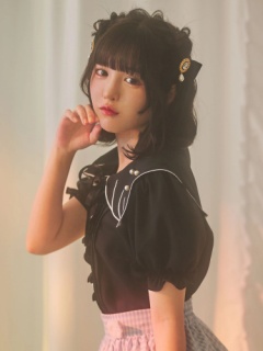 天使の羽ブラウス