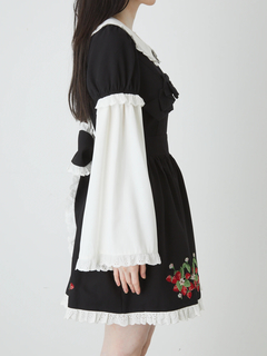 ストロベリー刺しゅう姫袖ワンピース