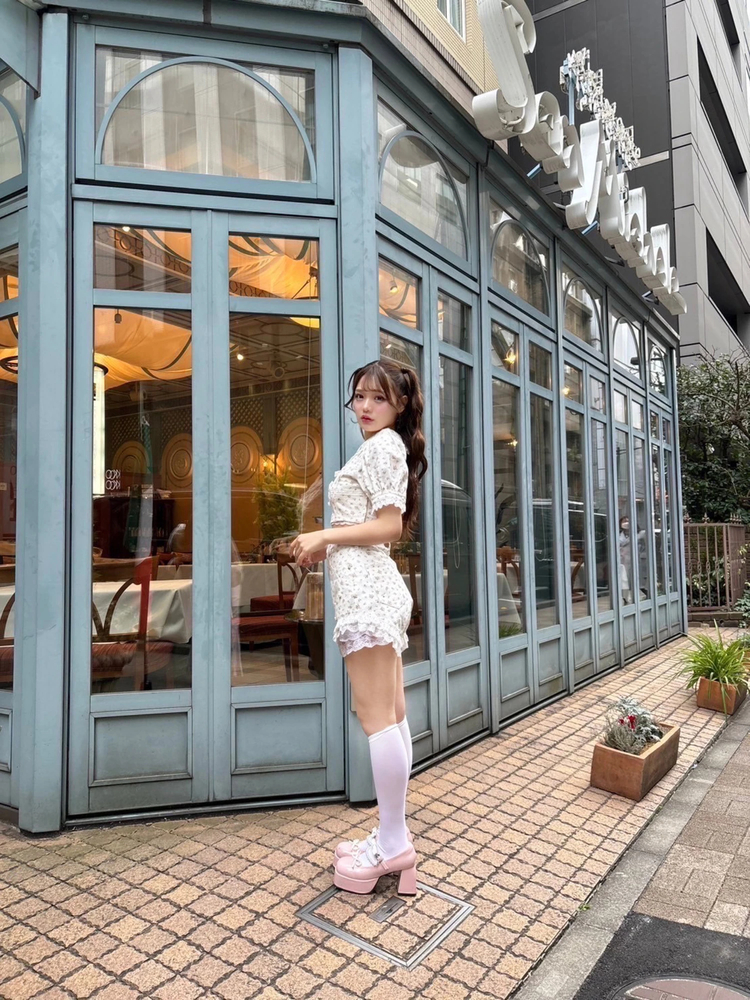 ミーロワールおリボンレースパフTOPSパールレースショートパンツセットアップ おリボンレースパフTOPS - Me roir(ミーロワール)のTシャツ