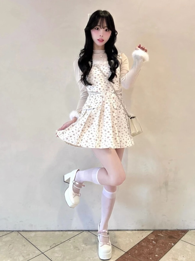 お花プリーツOP - Me roir(ミーロワール)のワンピース｜ファッション  